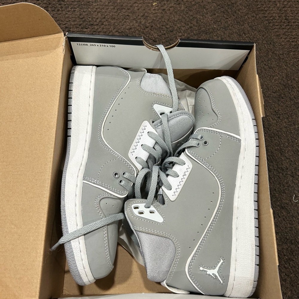 Jordan Men's Sneakers in Light Gray and White